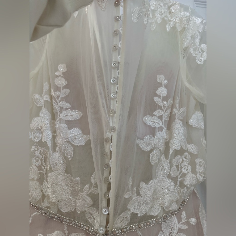 Ivory Wedding Dress by Galina Signature - Picture 13 of 17